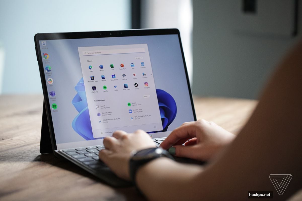 Windows Insiders get movable taskbar first before broader rollout later
